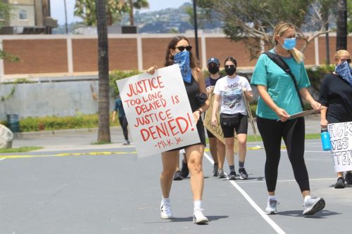 Sarah Sutherland at a Black Lives Matter Protest in West Hollywood 2020/06/06 3