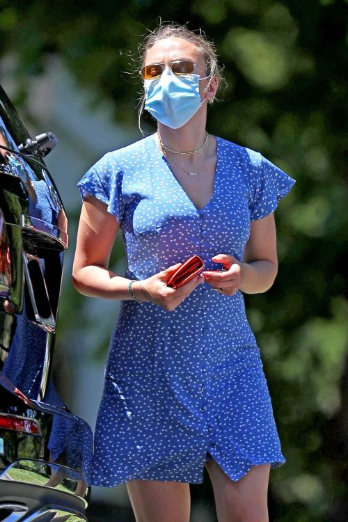 Scarlett Johansson Cleaning Her Car Out in New York 2020/06/08 7