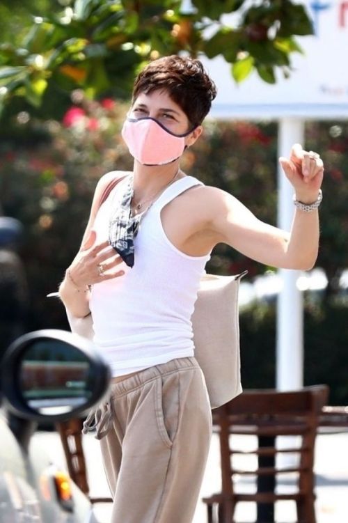 Selma Blair Out and About in Los Angeles 2020/06/19 4