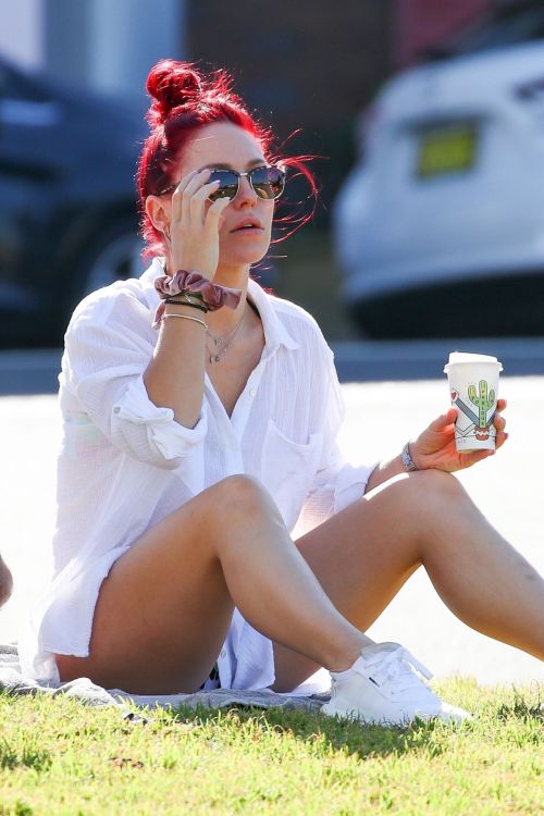 Sharna Burgess Relaxing at Bondi Beach 2020/05/29 5