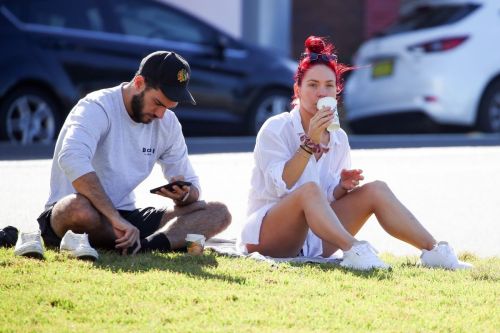 Sharna Burgess Relaxing at Bondi Beach 2020/05/29 6