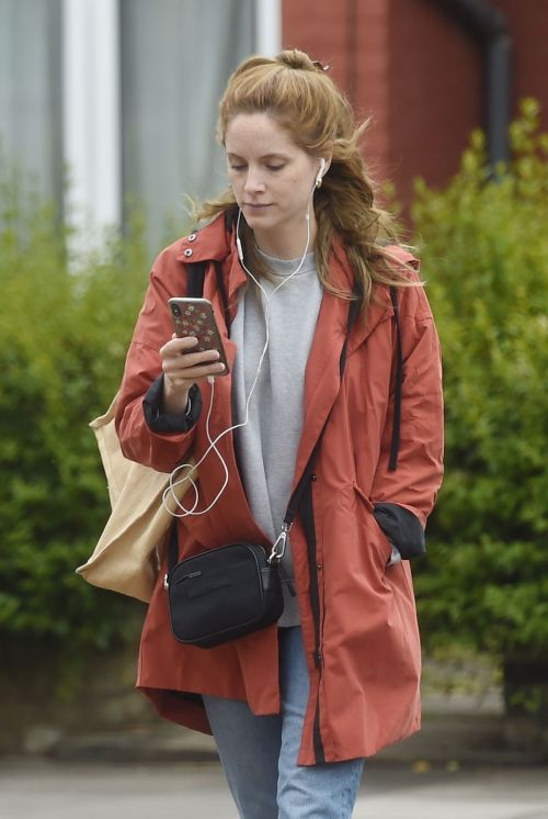 Sophie Rundle Out Shopping in London 2020/06/08