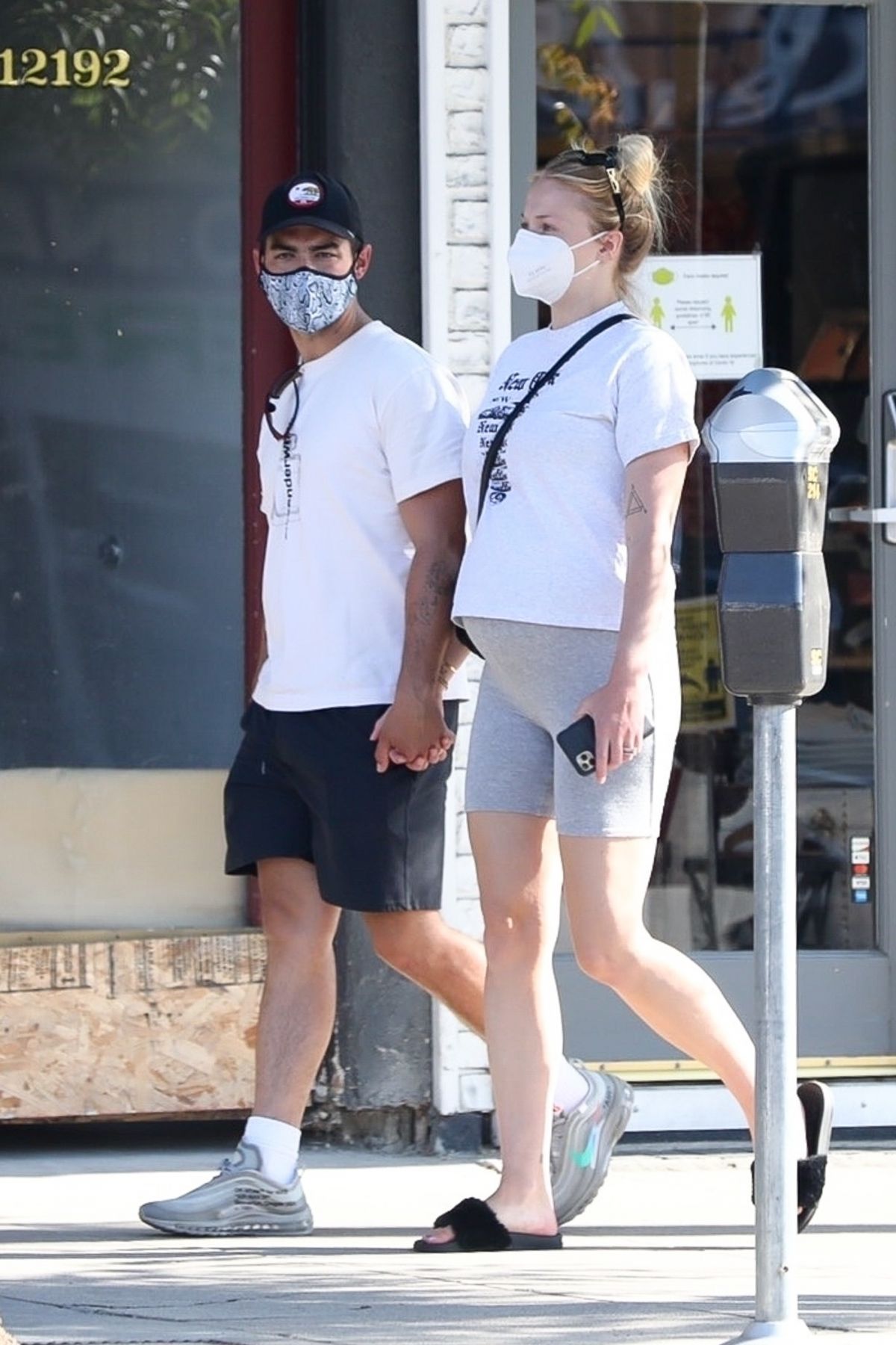 Sophie Turner and Joe Jonas Out in Los Angeles 2020/06/21