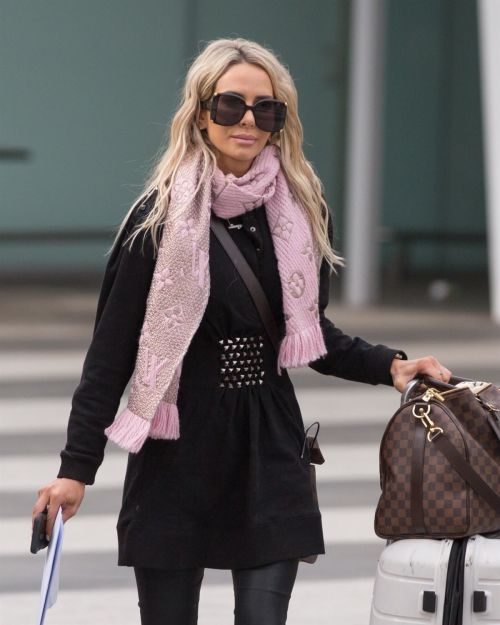 Stacey Hampton Out with Luggage in Melbourne 2020/05/31 4