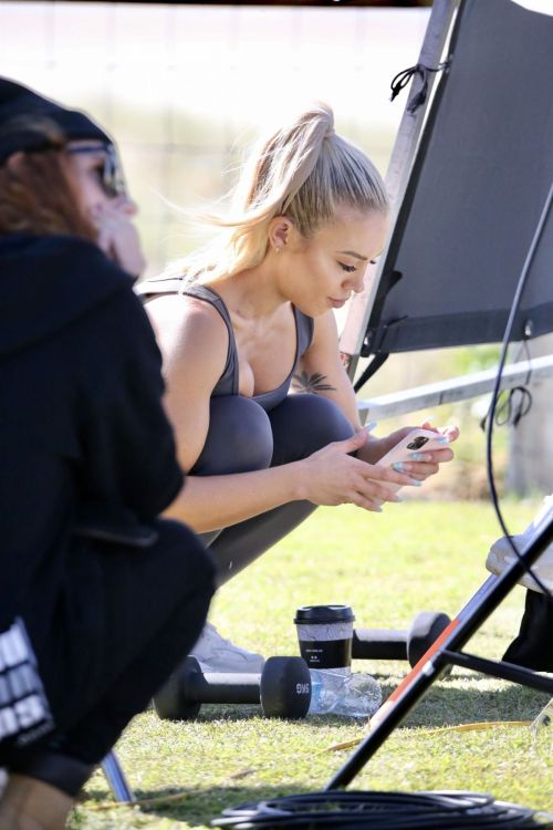 Tammy Hembrow Filming Her Fitness App at Mermaid Beach at Gold Coast 2020/06/04 2