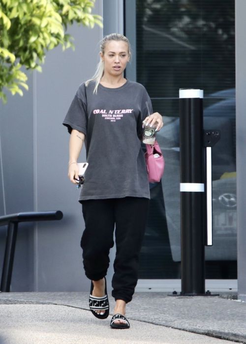 Tammy Hembrow Leaves Her Podcast at Gold Coast 2020/06/16