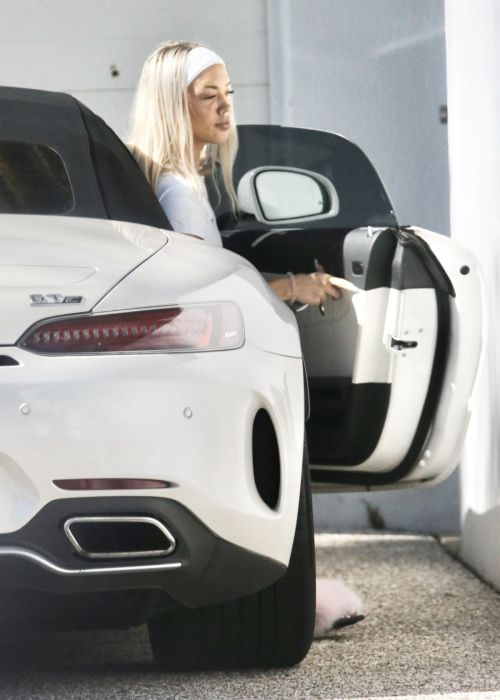 Tammy Hembrow Out on the Gold Coast, Queensland 2020/06/01