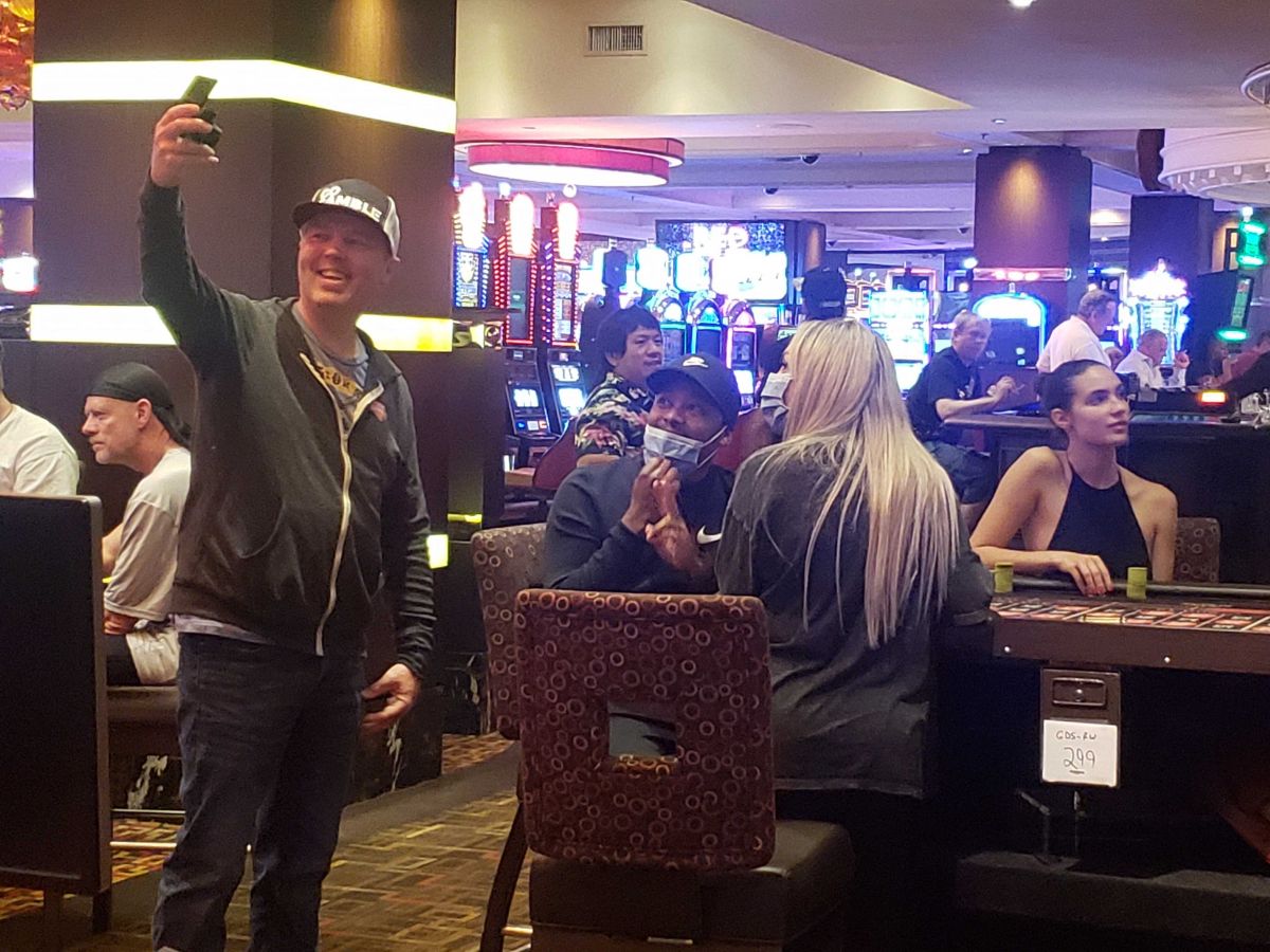 Tao Wickrath Playing Roulette at Golden Nugget Hotel in Las Vegas 2020/06/03