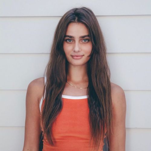 Taylor Hill Cut Her Hair Photos Shared in Instagram 2020/06/20