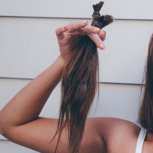 Taylor Hill Cut Her Hair Photos Shared in Instagram 2020/06/20