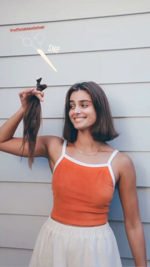 Taylor Hill Cut Her Hair Photos Shared in Instagram 2020/06/20 4