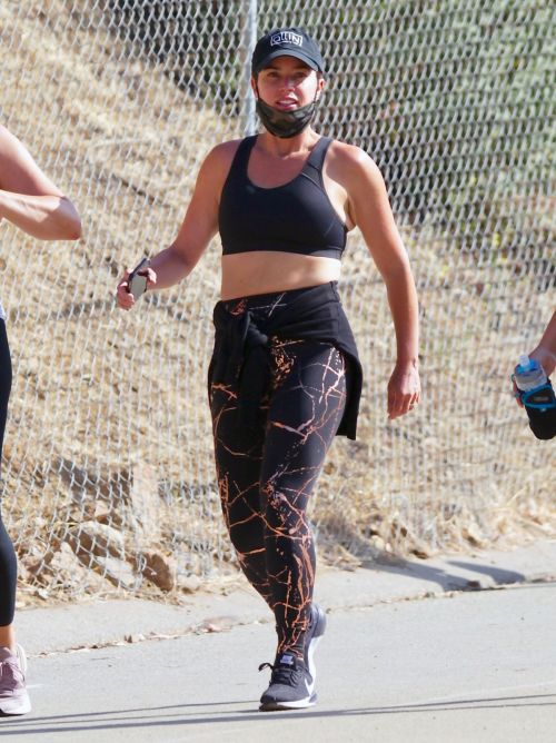 Teddi Jo Mellencamp Out Hiking in Los Angeles 2020/06/13 1