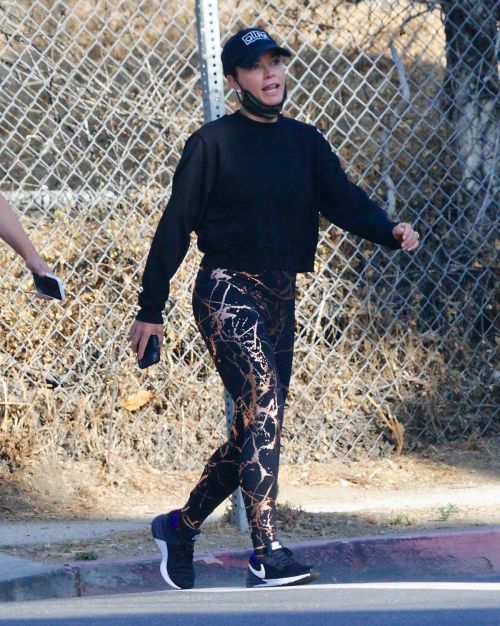 Teddi Jo Mellencamp Out Hiking in Los Angeles 2020/06/13 12