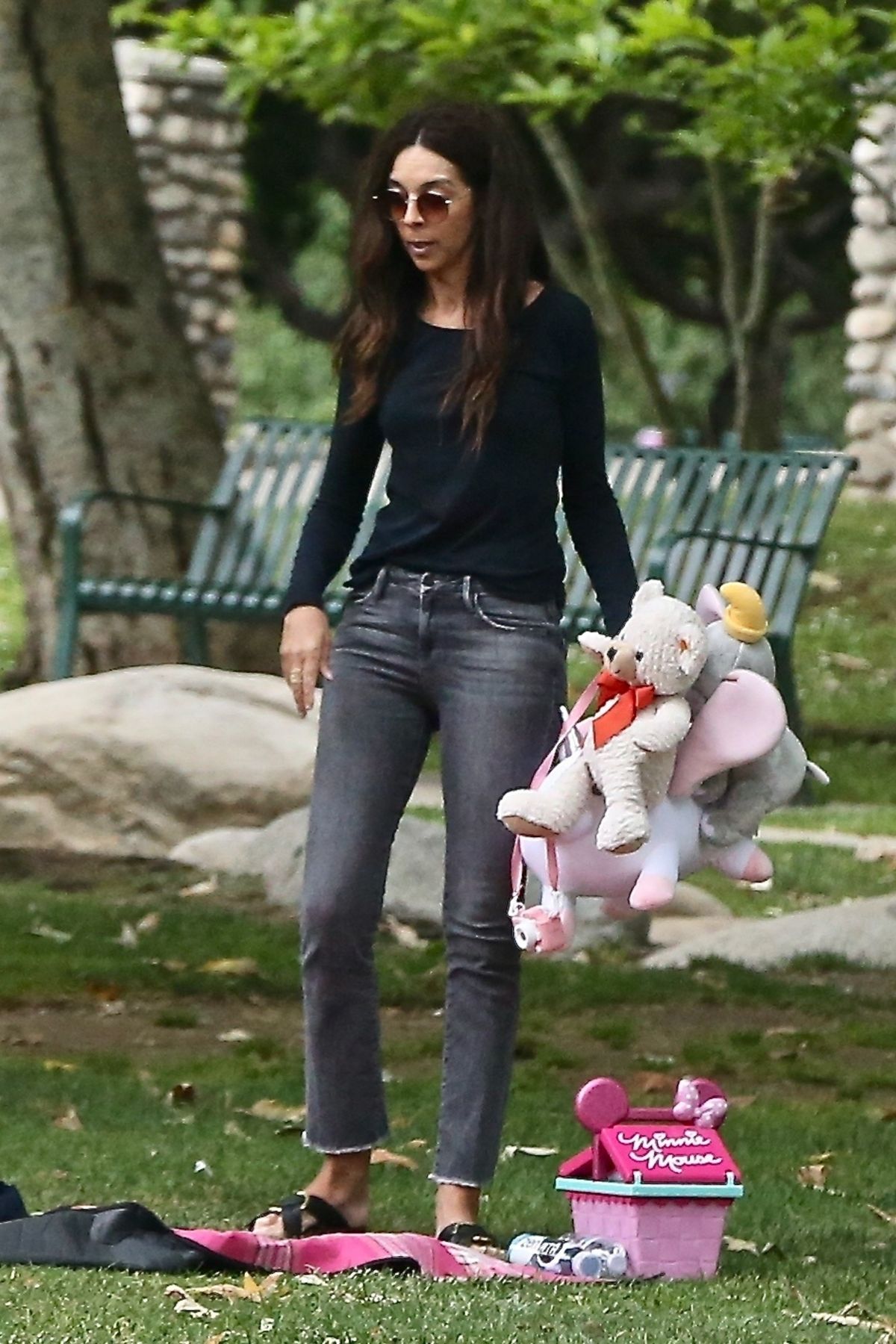 Terri Seymour Out at a Park in Beverly Hills 2020/06/05