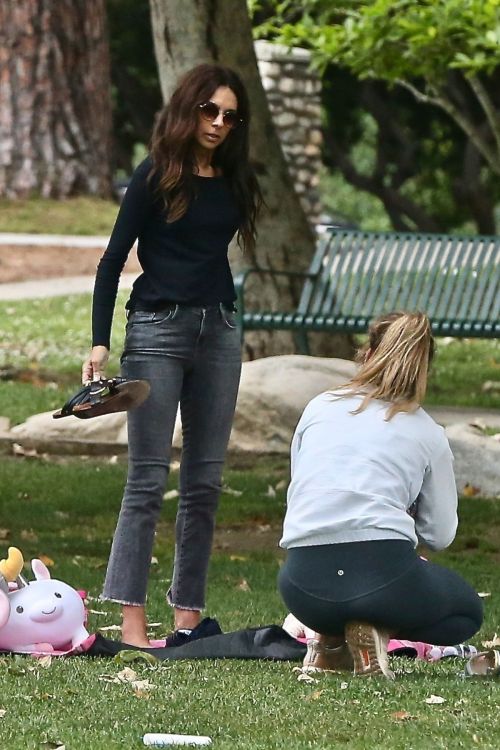 Terri Seymour Out at a Park in Beverly Hills 2020/06/05