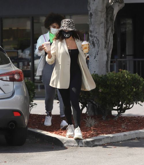 Vanessa Hudgens Out for Coffee in Los Angeles 2020/06/06 10