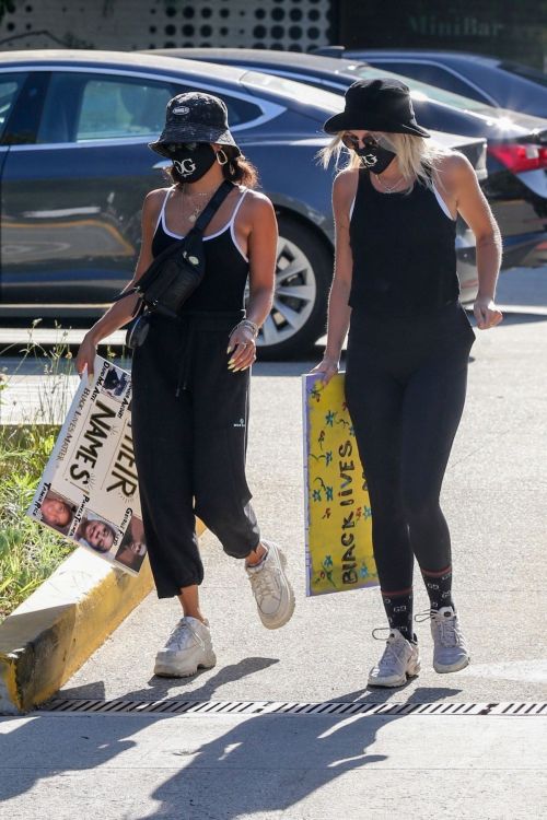 Vanessa Hudgens Out Protesting in Los Angeles 2020/06/07 1