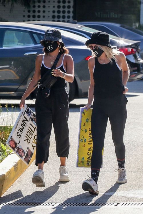 Vanessa Hudgens Out Protesting in Los Angeles 2020/06/07 5