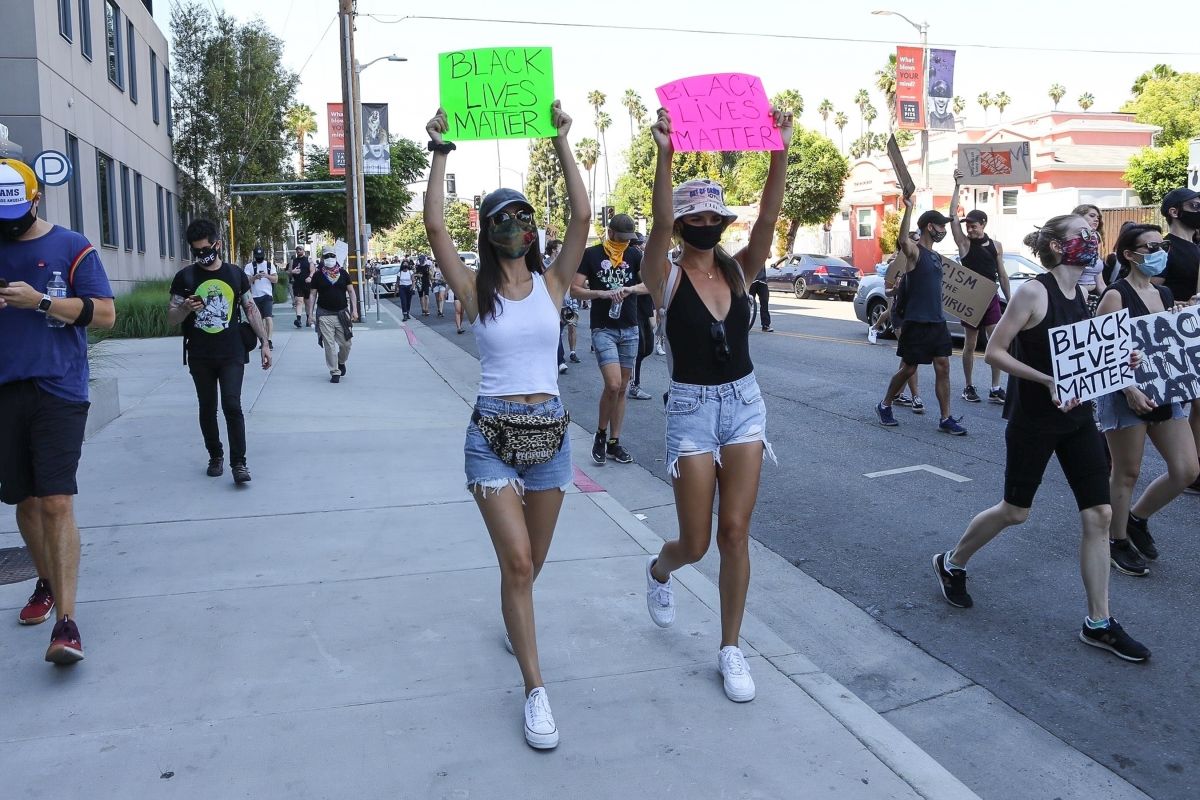 Victoria Justice and Madison Reed Join a Black Lives Matter Protest in Los Angeles 2020/06/03