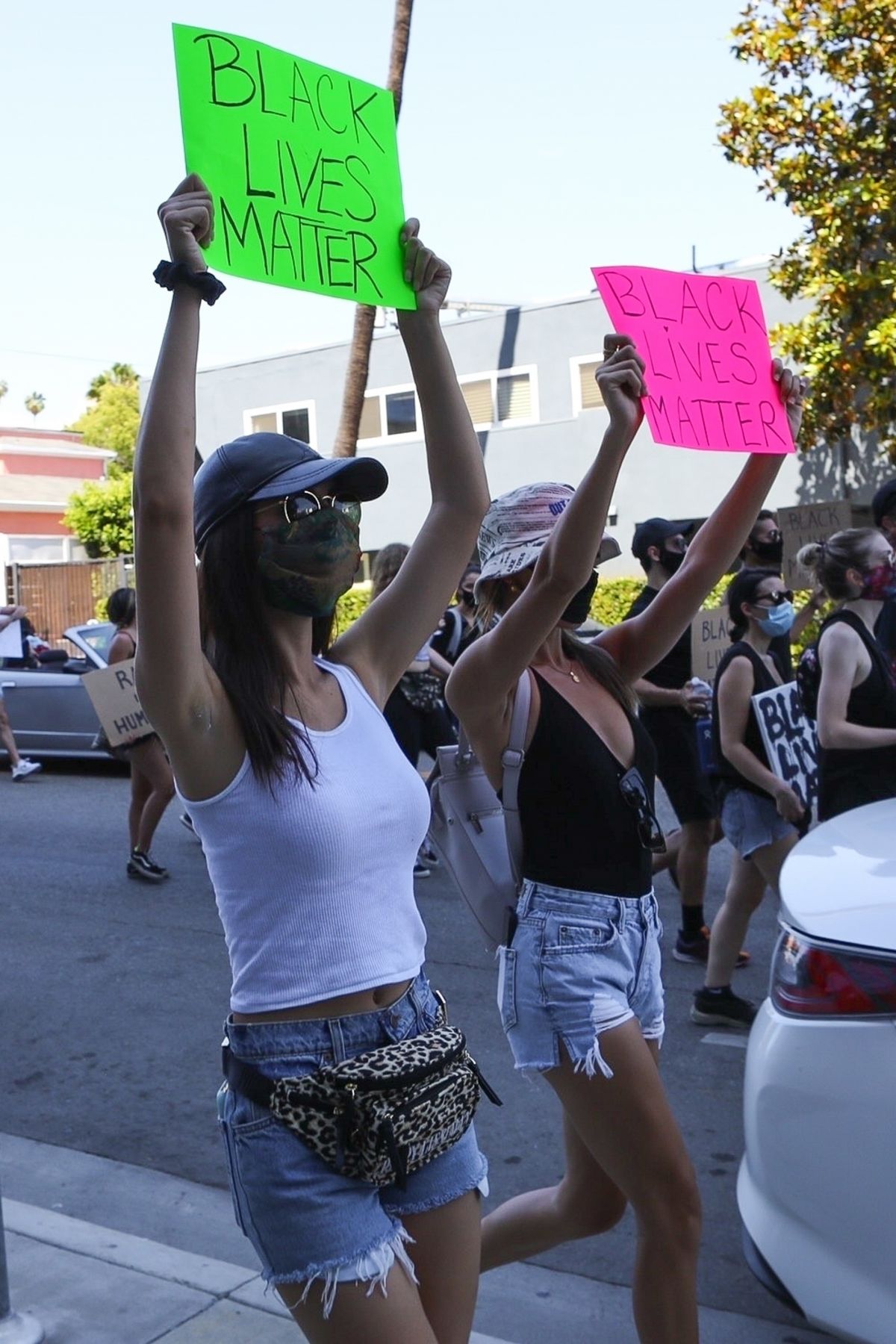 Victoria Justice and Madison Reed Join a Black Lives Matter Protest in Los Angeles 2020/06/03 4