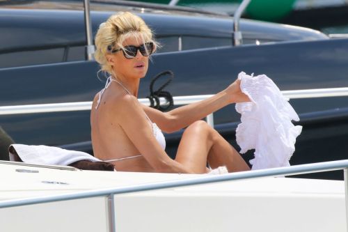 Victoria Silvstedt in Bikini at a Yacht in Saint Tropez 2020/06/01 6