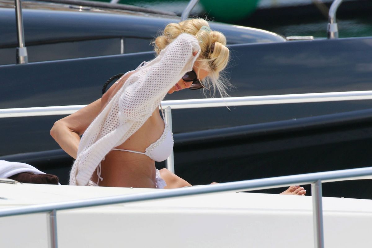 Victoria Silvstedt in Bikini at a Yacht in Saint Tropez 2020/06/01