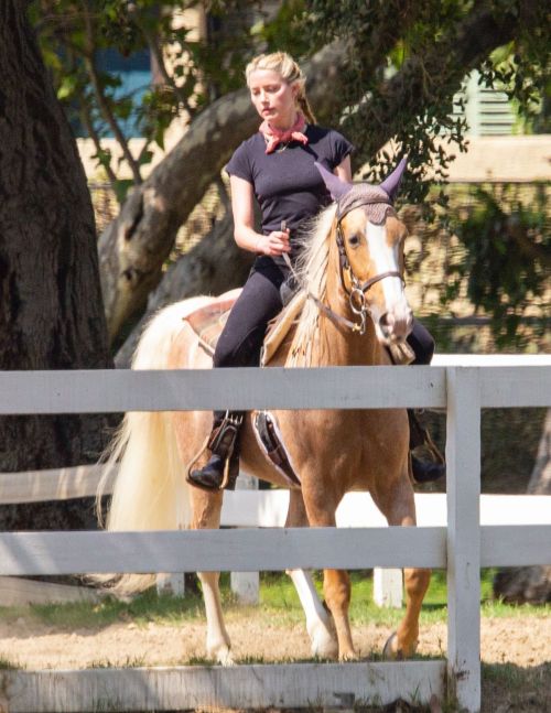 Amber Heard at Horseback Riding in Los Angeles 2020/09/23