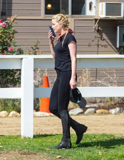 Amber Heard at Horseback Riding in Los Angeles 2020/09/23 3