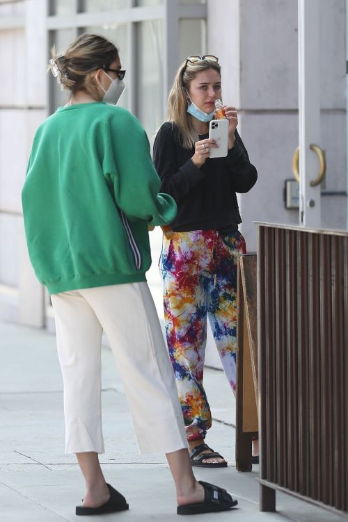 Amelia Gray and Delilah Belle Hamlin at  Comoncy Cafe in Beverly Hills 2020/09/21