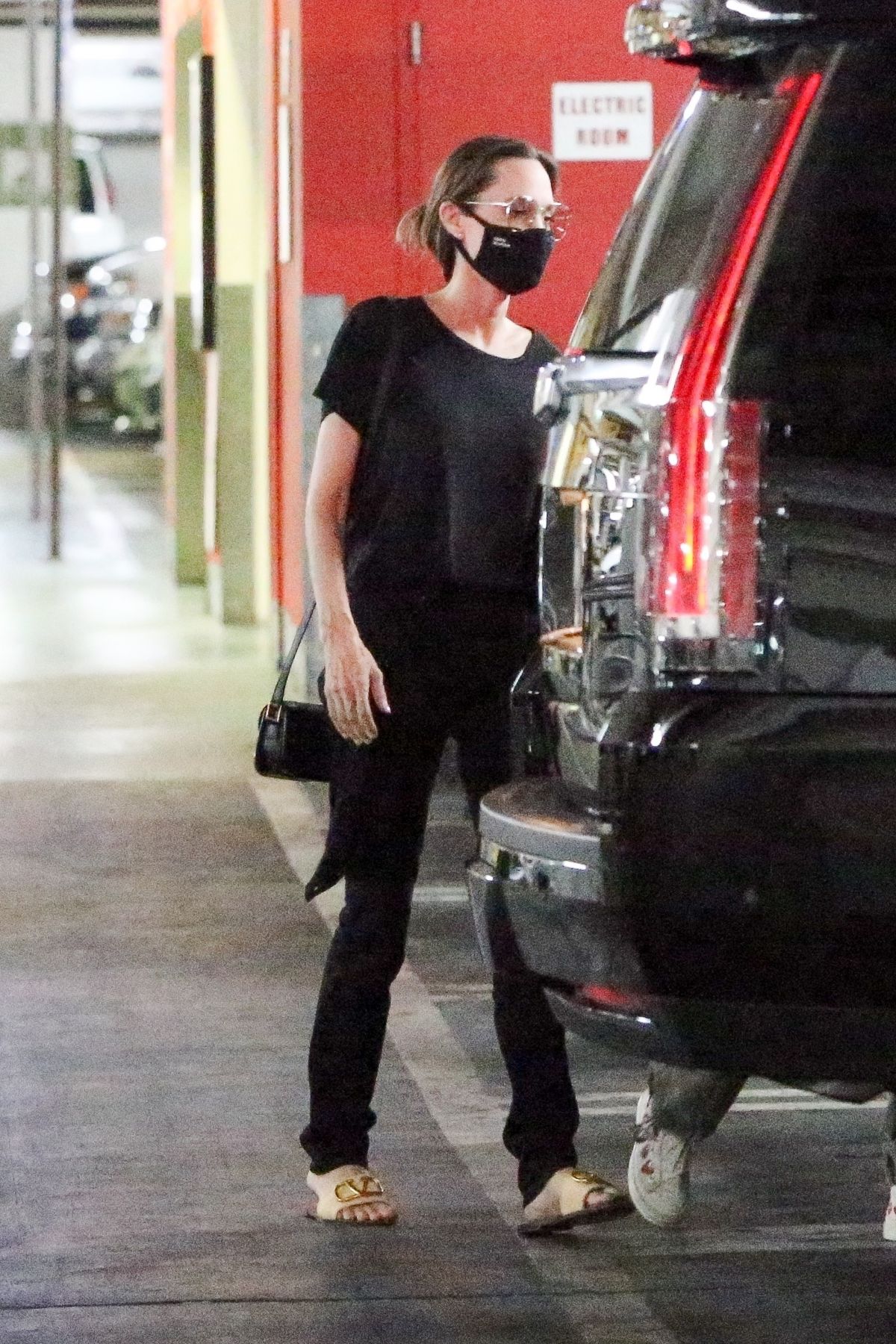 Angelina Jolie Out Shopping in West Hollywood 2020/09/19