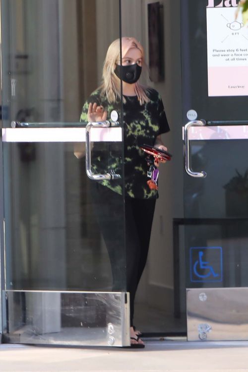 Ariel Winter Leaves Laser away Hair Removal Spa in Los Angeles 2020/09/18 1