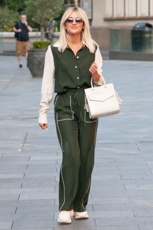 Ashley Roberts Leaves Global Studios in London 2020/09/18 2