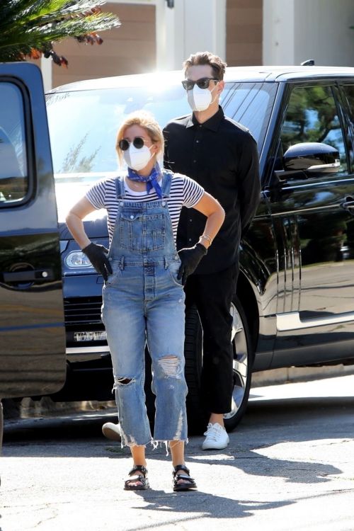 Ashley Tisdale in Denim Overalls Out House Hunting in Los Angeles 2020/09/18 3