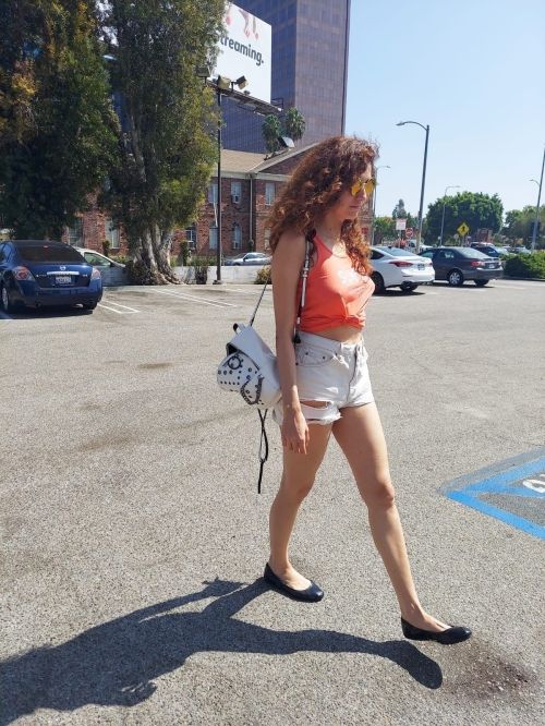 Blanca Blanco in Denim Shorts Out Shopping in Los Angeles 2020/09/20 6