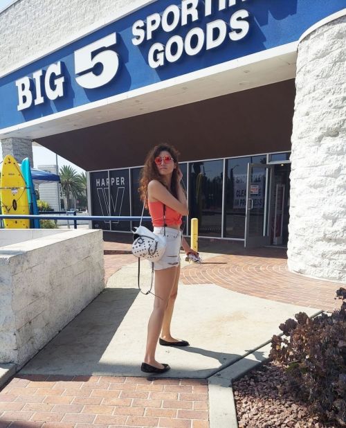 Blanca Blanco in Denim Shorts Out Shopping in Los Angeles 2020/09/20 7