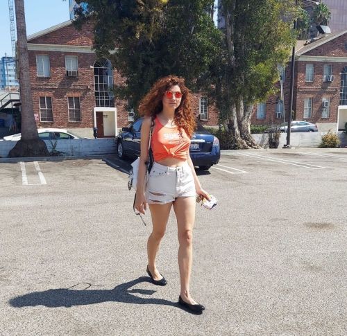 Blanca Blanco in Denim Shorts Out Shopping in Los Angeles 2020/09/20 8