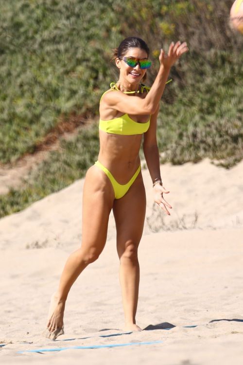 Camila Coelho in a Yellow Bikini at a Beach in Santa Monica 2020/09/19 1