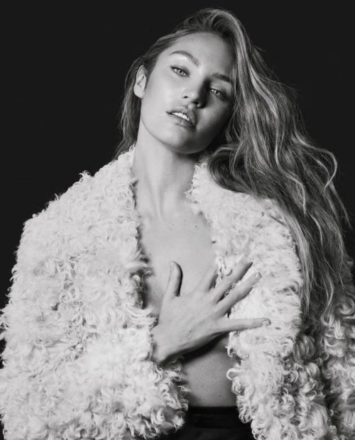 Candice Swanepoel Photoshoot for V Magazine, Pre-fall 2020 Issue