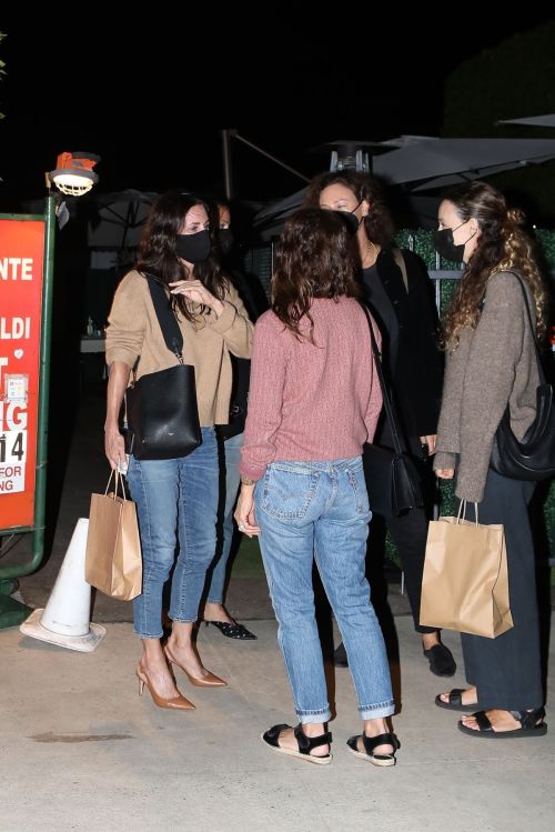 Courteney Cox Out for Dinner in Santa Monica 2020/09/22