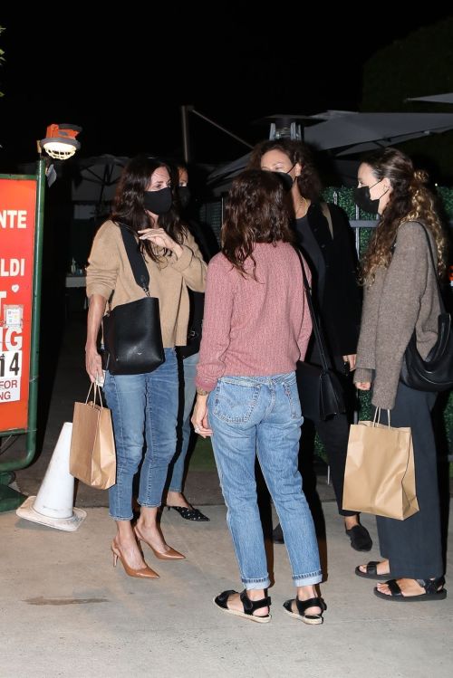Courteney Cox Out for Dinner in Santa Monica 2020/09/22 1
