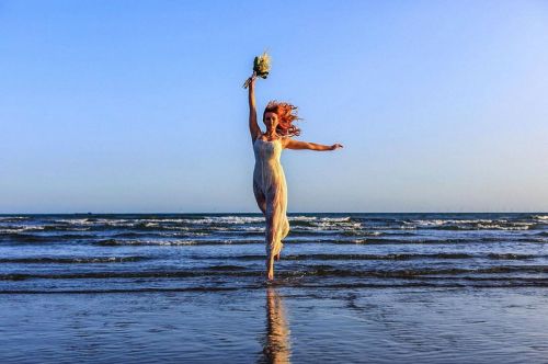 Dakota Blue Richards at a Photoshoot on the Beach, September 2020 1