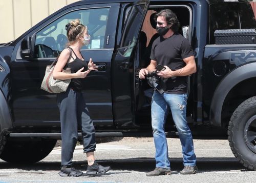 Denise Richards and Aaron Phypers Out in Malibu 2020/09/23 3