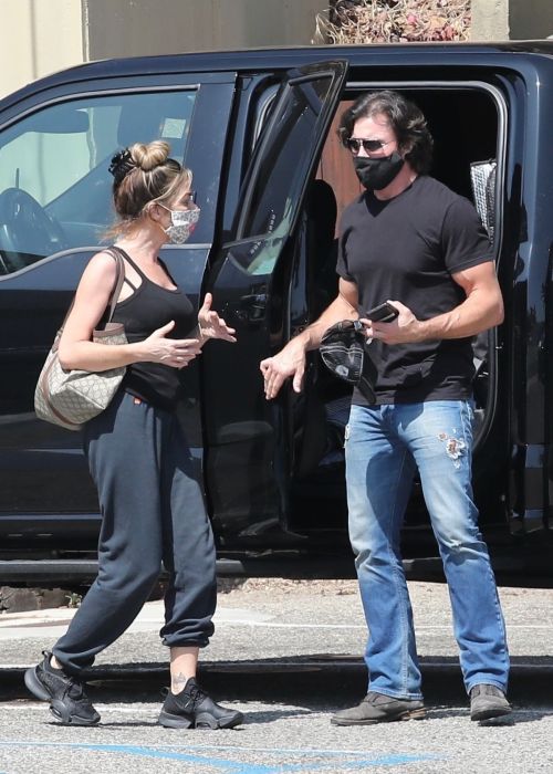 Denise Richards and Aaron Phypers Out in Malibu 2020/09/23 4