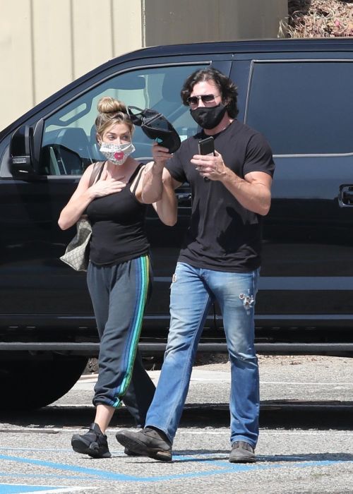 Denise Richards and Aaron Phypers Out in Malibu 2020/09/23 5
