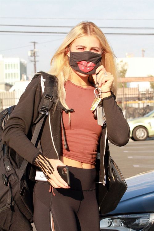 Emma Slater Arrives at DWTS Rehearsal in Los Angeles 2020/09/18 6