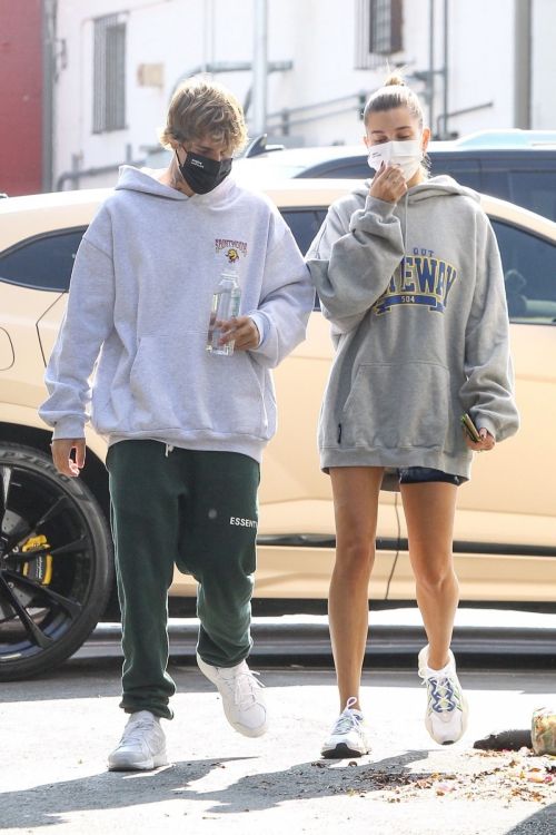 Hailey and Justin Bieber Out for Breakfast After a Workout in West Hollywood 2020/09/23 10