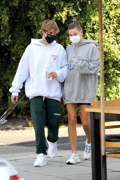 Hailey and Justin Bieber Out for Breakfast After a Workout in West Hollywood 2020/09/23 13