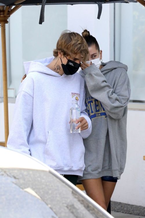 Hailey and Justin Bieber Out for Breakfast After a Workout in West Hollywood 2020/09/23 14