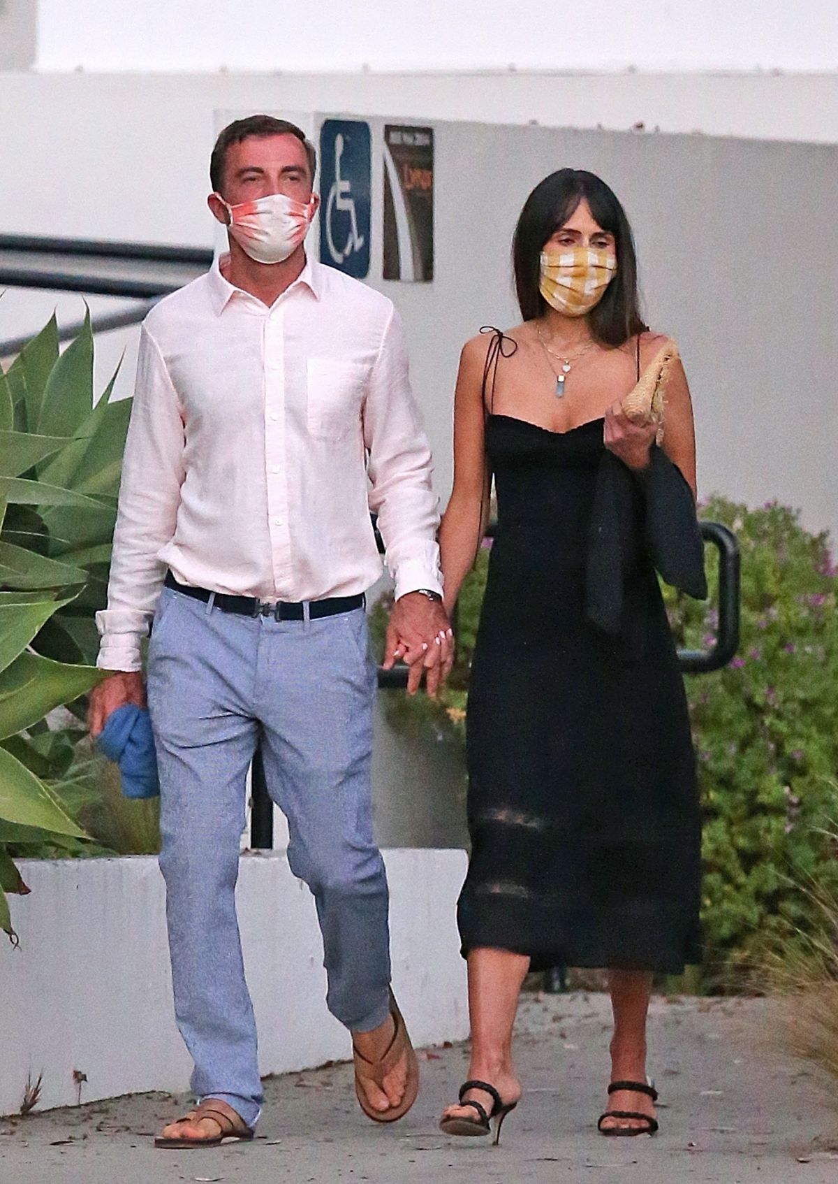 Jordana Brewster and Andrew Form Out for Dinner in Santa Monica 2020/09/19 3