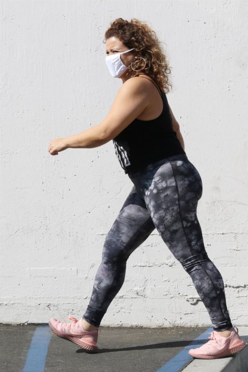 Justina Machado Arrives at DWTS Studio in Los Angeles 2020/09/18 8